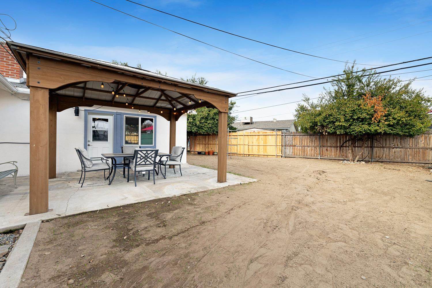 2637 Dewitt Avenue Clovis, CA 93612 - Photo 20 of 25 a view of a room with wooden floor