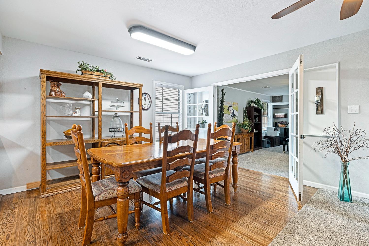 2637 Dewitt Avenue Clovis, CA 93612 - Photo 9 of 25 a dining room with furniture and window