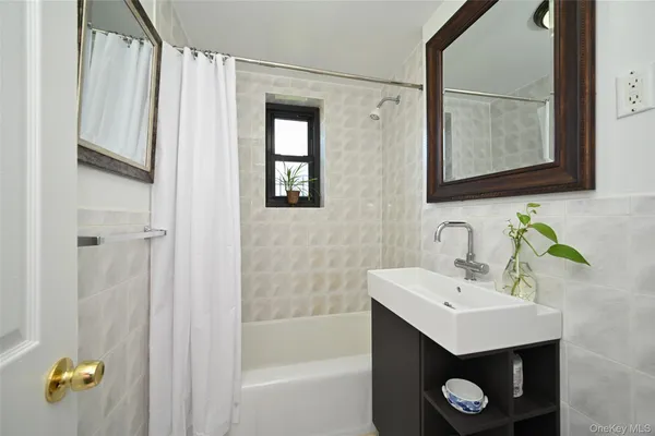 $338,000 | 73-11 Bell Boulevard, Unit 1F | Oakland Gardens
