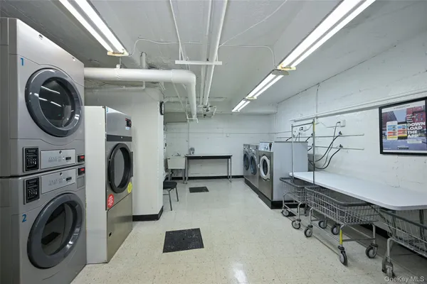 $338,000 | 73-11 Bell Boulevard, Unit 1F | Oakland Gardens