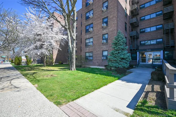 $338,000 | 73-11 Bell Boulevard, Unit 1F | Oakland Gardens