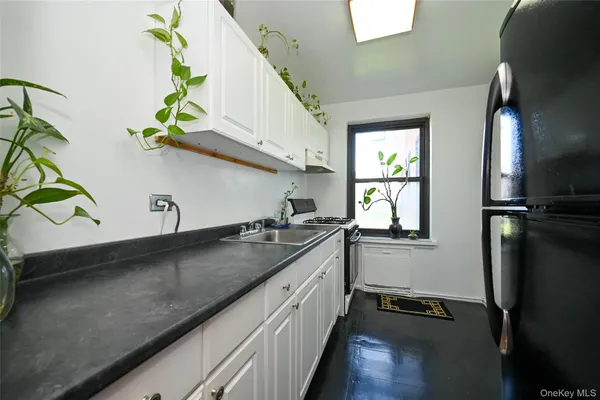 $338,000 | 73-11 Bell Boulevard, Unit 1F | Oakland Gardens