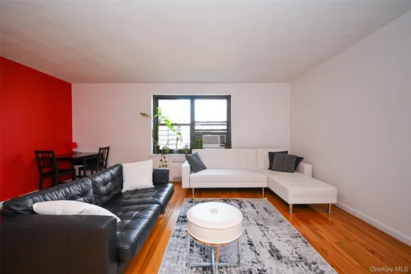 $338,000 | 73-11 Bell Boulevard, Unit 1F | Oakland Gardens