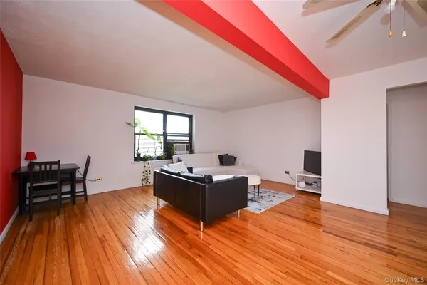 $338,000 | 73-11 Bell Boulevard, Unit 1F | Oakland Gardens