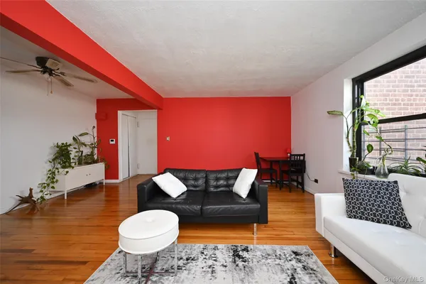 $338,000 | 73-11 Bell Boulevard, Unit 1F | Oakland Gardens