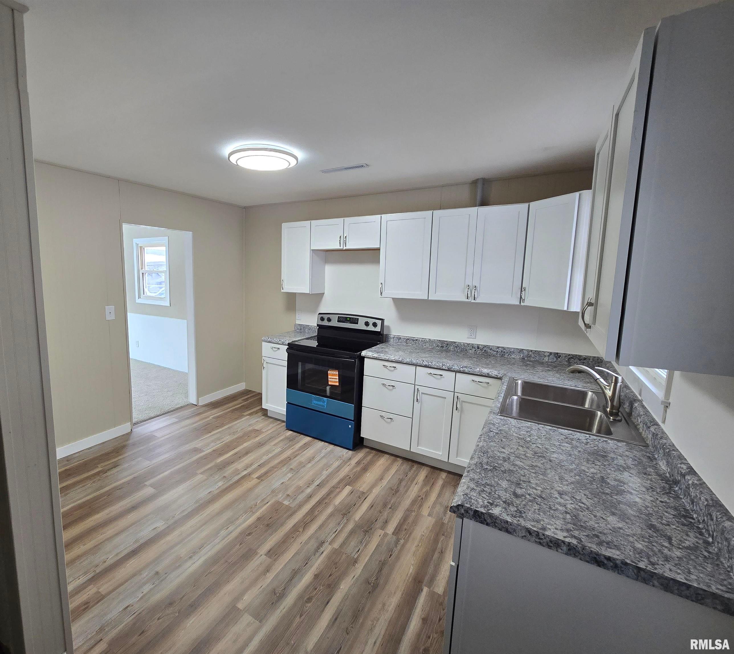 1114 North 15th Street Pekin, IL 61554 - Photo 5 of 13