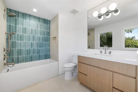 $4,950,000 | 8 Leeward Circle, Jupiter, FL 33469