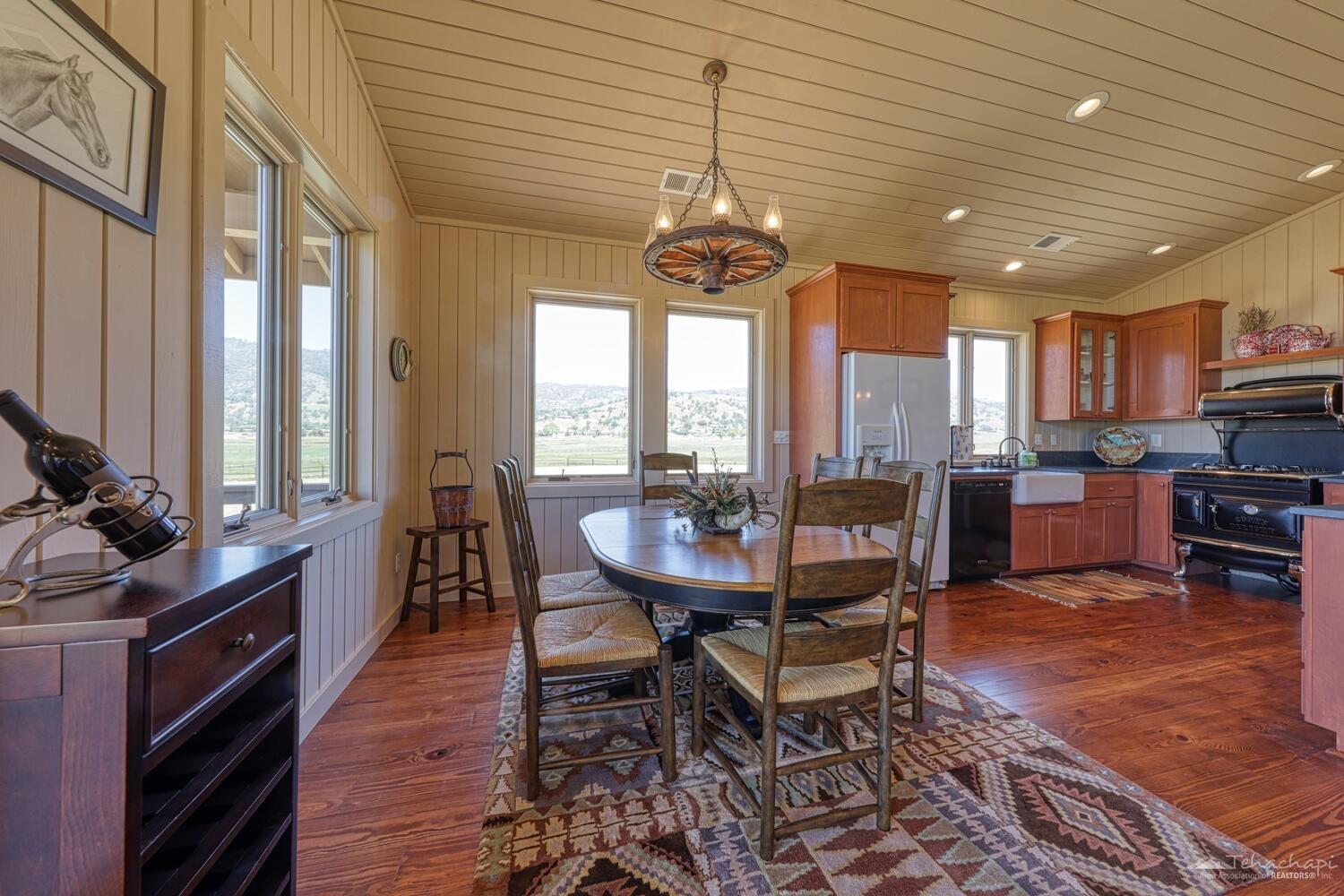 28001 Cumberland Road Tehachapi, CA 93561 - Photo 11 of 52 Gallery Image 11