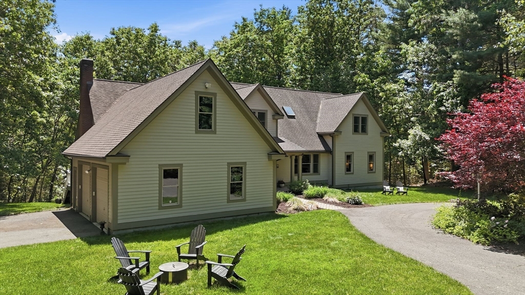409 Henry Street Amherst, MA 01002 - Photo 4 of 42