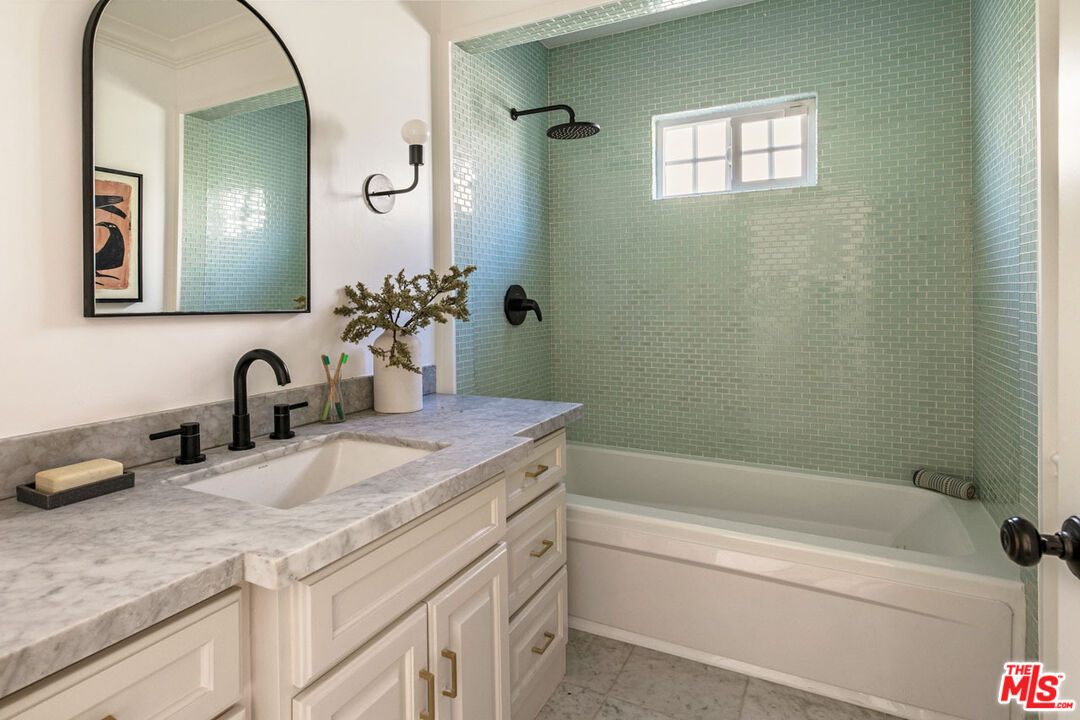 3712 Muirfield Road South Los Angeles, CA 90016 - Photo 18 of 33