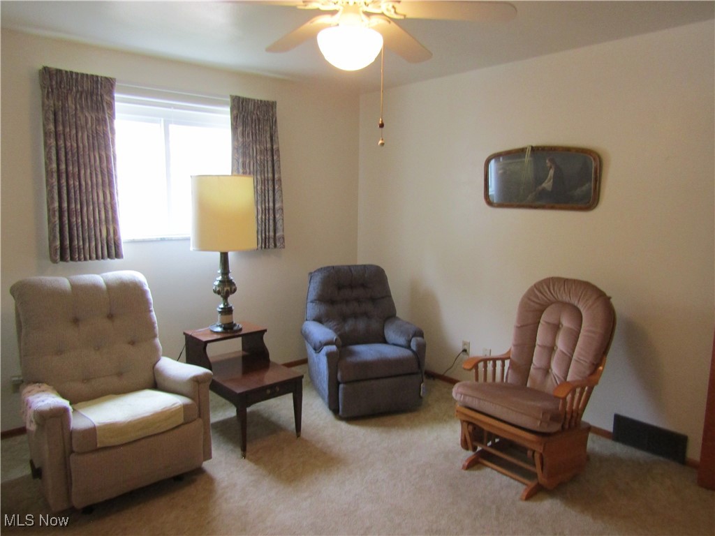 131 Forest Road Weirton, WV 26062 - Photo 15 of 35 Sitting area in Primary bedroom
