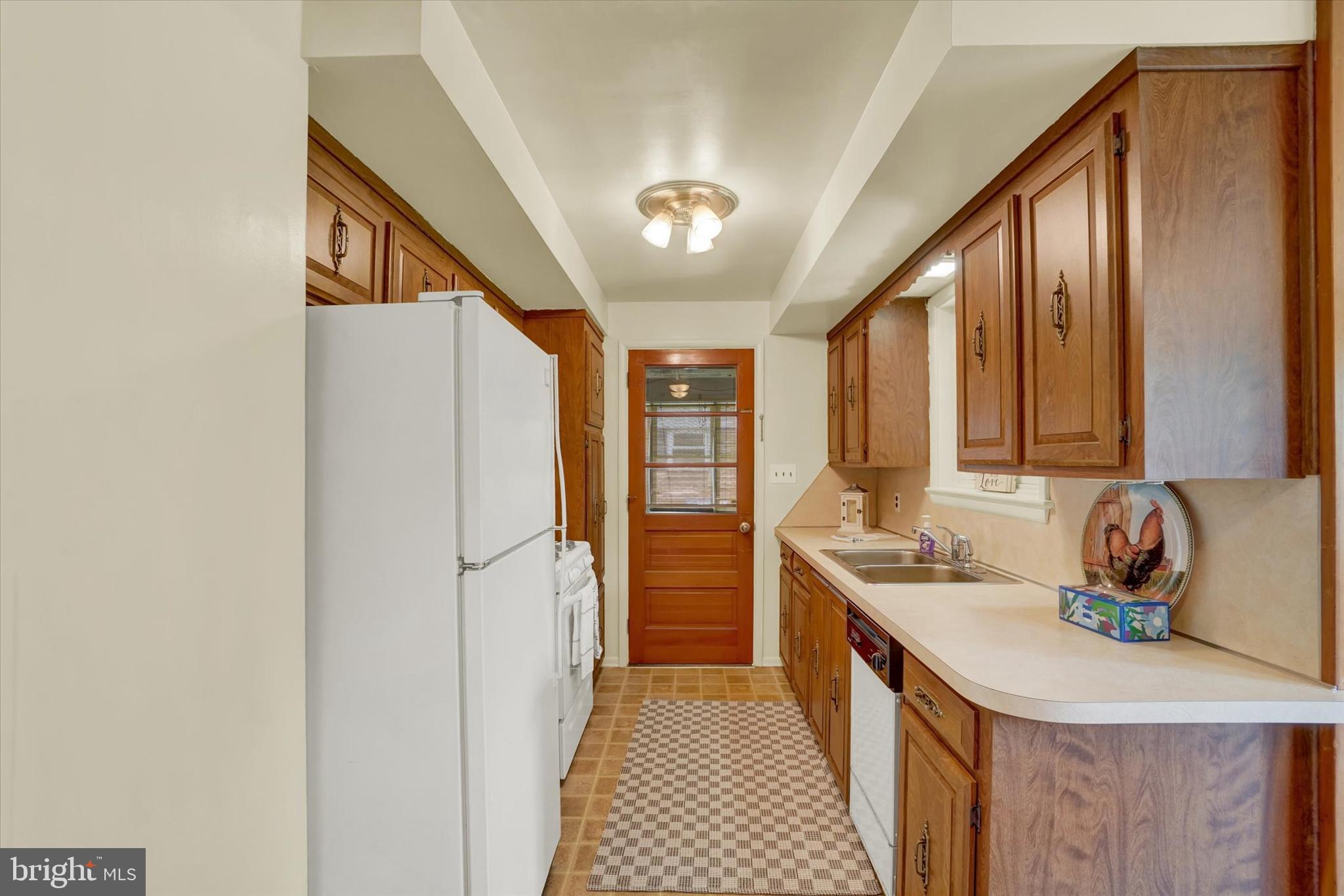 2554 Locust Road Dover, PA 17315 - Photo 10 of 28 Gallery Image 10