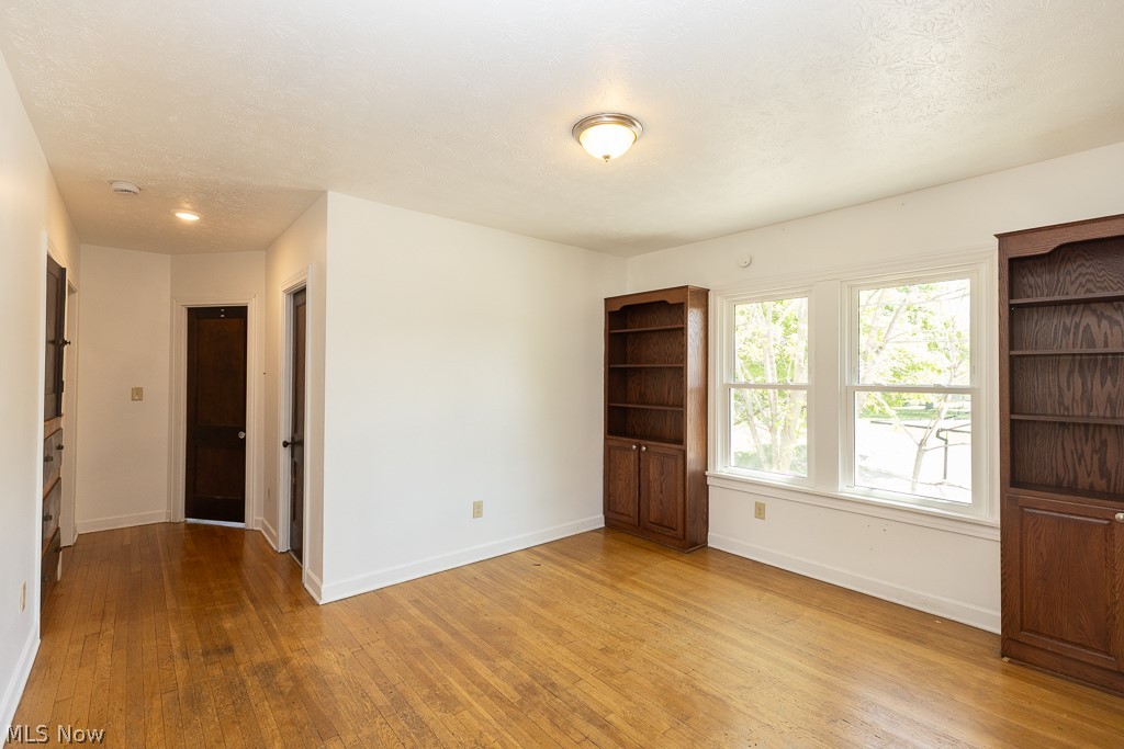 14221 Glenside Road Cleveland, OH 44110 - Photo 26 of 50