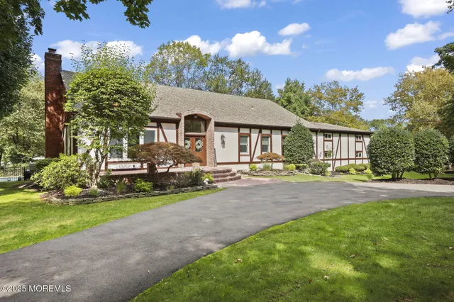 $1,300,000 | 11 Goldsmith Drive, Holmdel, NJ 07733