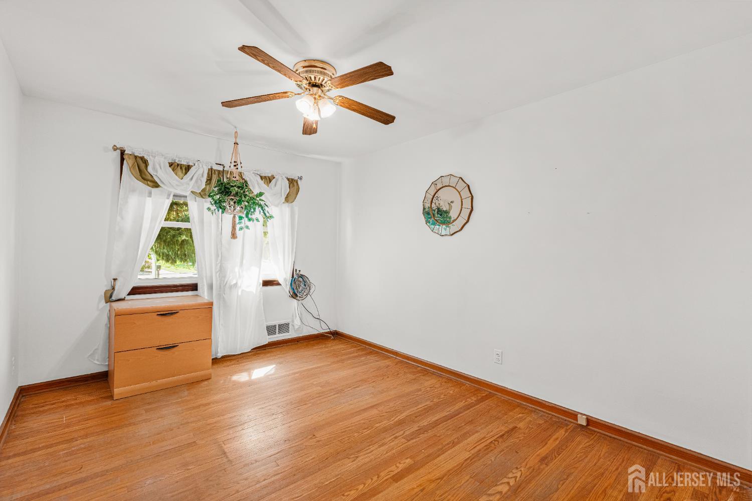7 Addalia Lane Edison, NJ 08820 - Photo 18 of 45 Gallery Image 18
