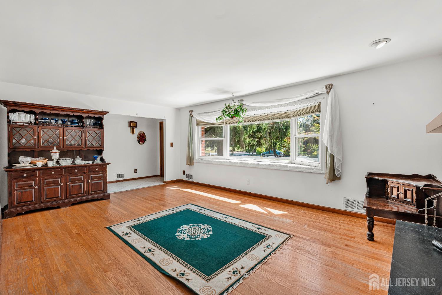 7 Addalia Lane Edison, NJ 08820 - Photo 4 of 45 Gallery Image 4