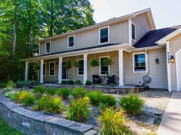 $699,900 | 5223 Liberty Drive, Traverse City, MI 49685