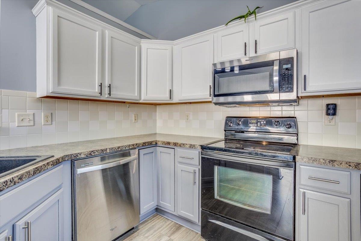 1803 Honeysuckle Circle Andover, KS 67002 - Photo 12 of 30