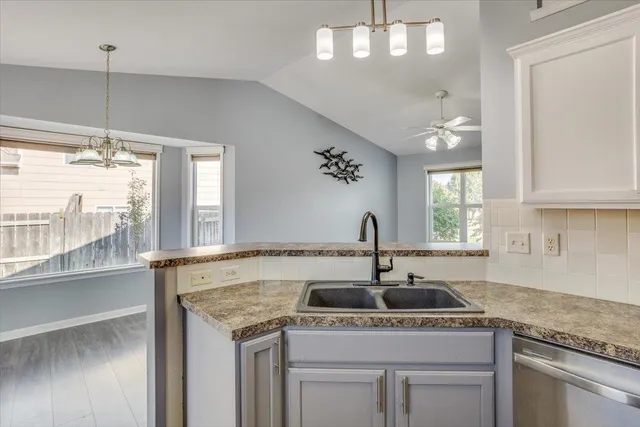 $280,000 | 1803 Honeysuckle Circle, Andover, KS 67002