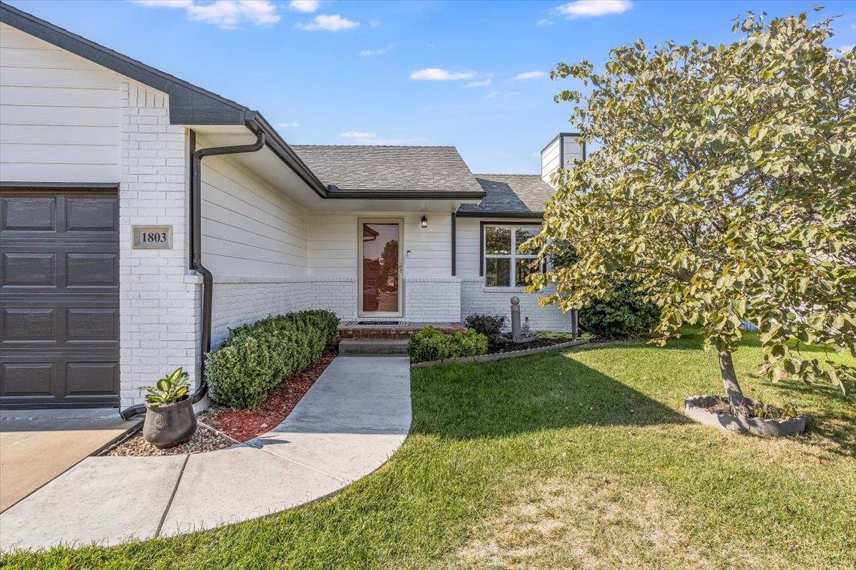 1803 Honeysuckle Circle Andover, KS 67002 - Photo 2 of 30