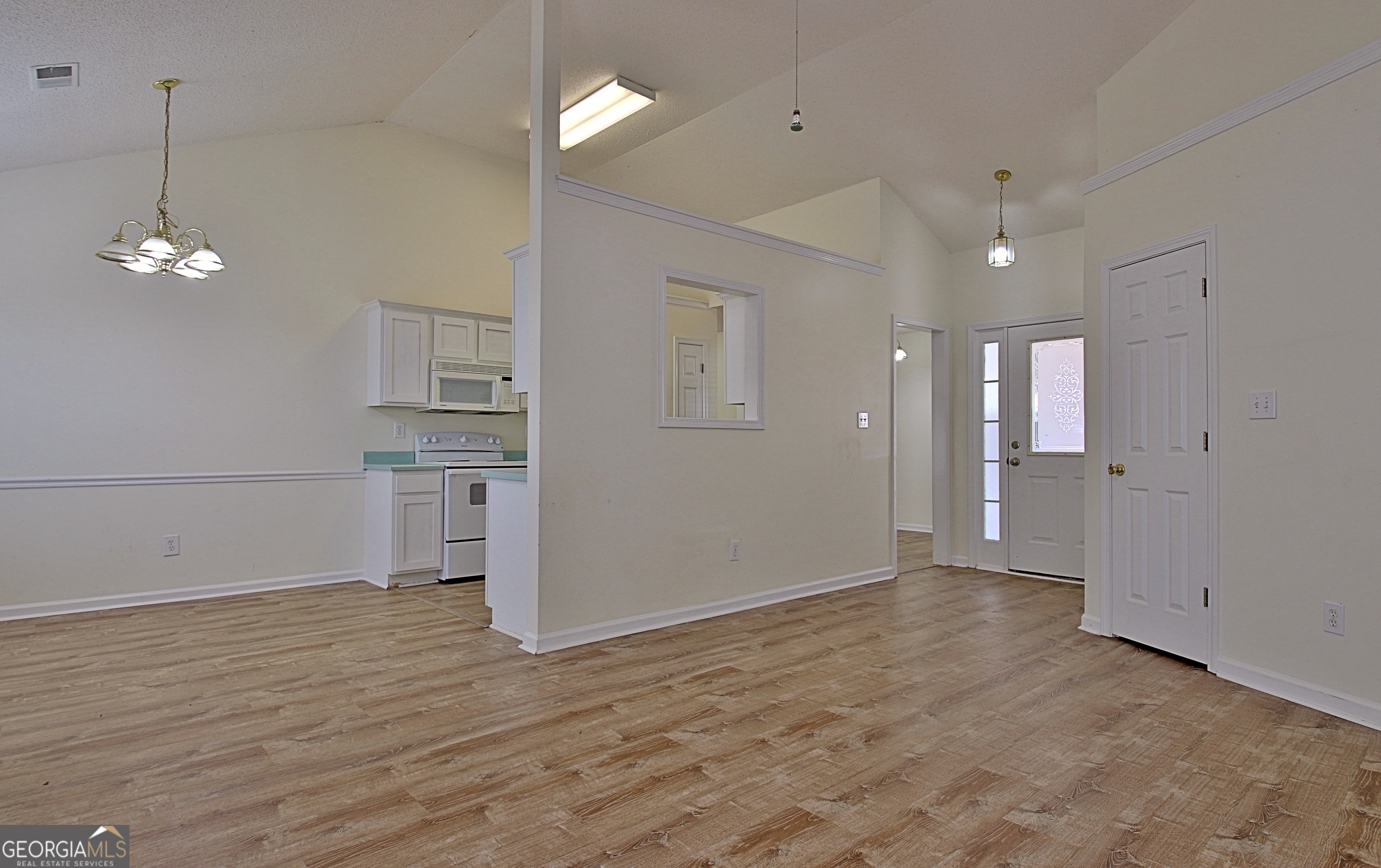 514 Sarah's Lane Locust Grove, GA 30248 - Photo 8 of 47