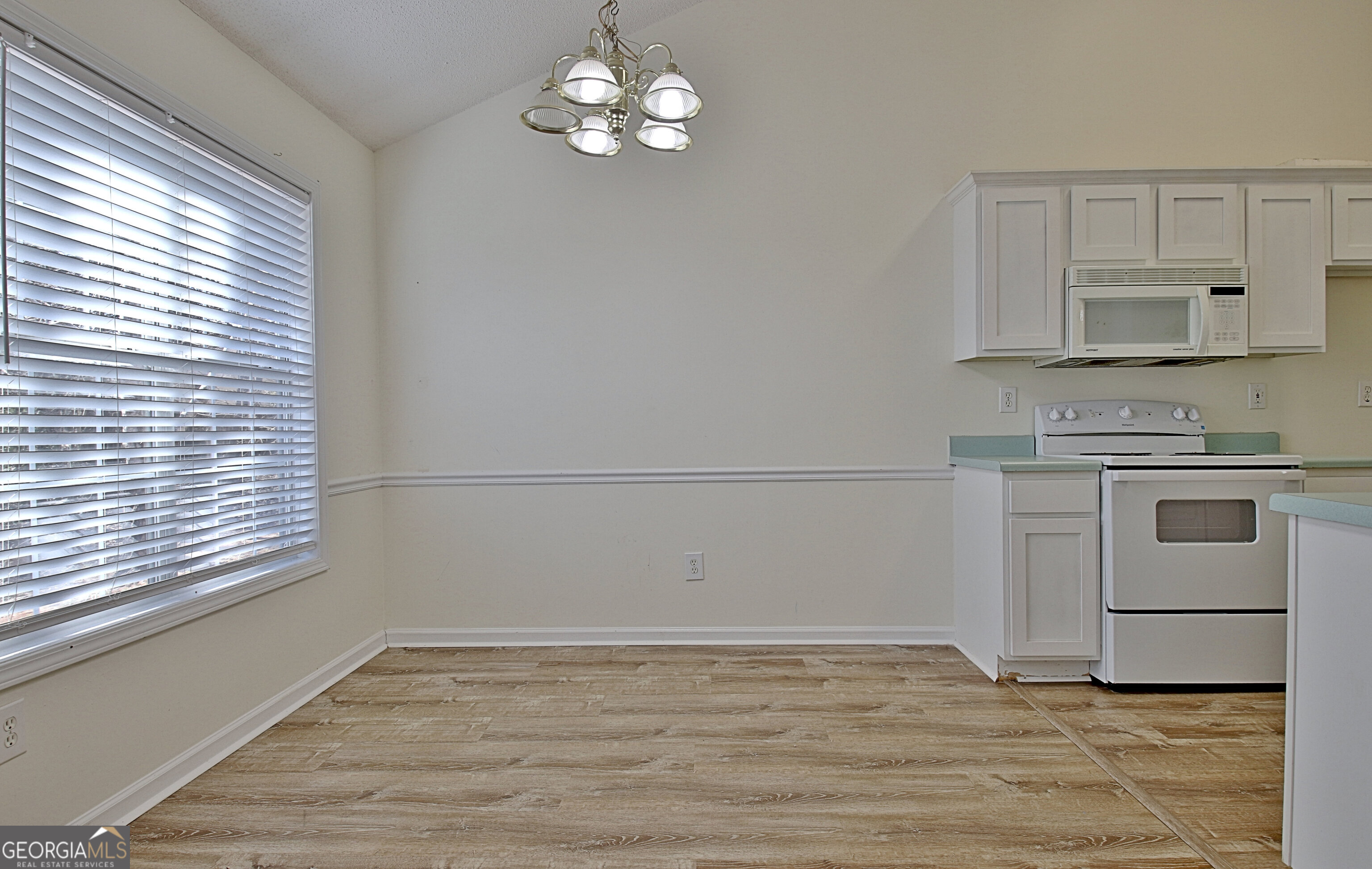 514 Sarah's Lane Locust Grove, GA 30248 - Photo 10 of 47