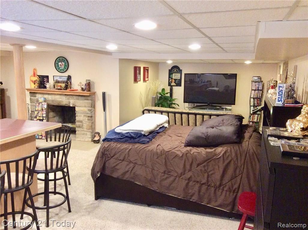 10381 Wayne Road Livonia, MI 48150 - Photo 54 of 54 IMG_5467.jpg
