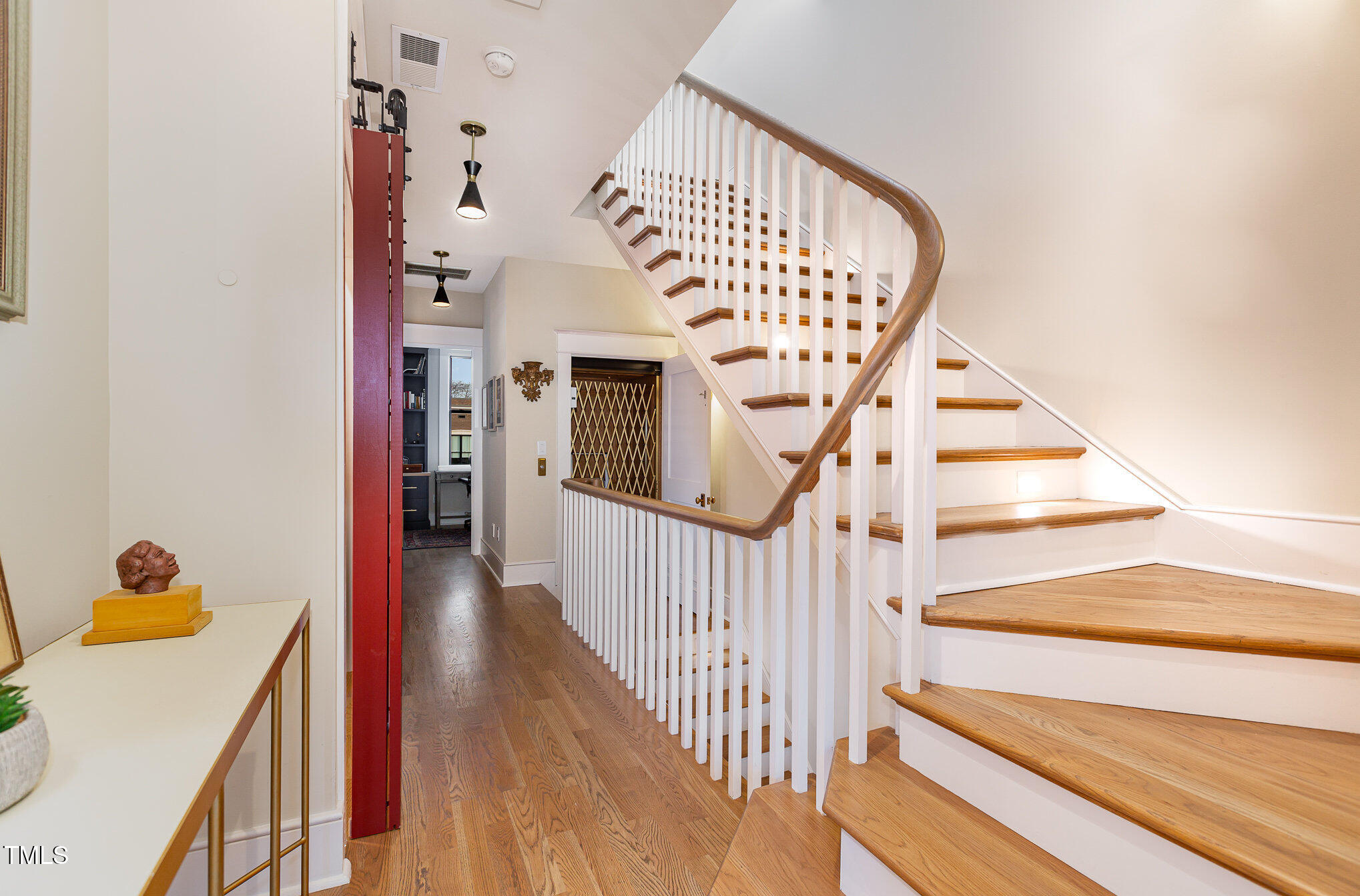117 South Bloodworth Street Raleigh, NC 27601 - Photo 15 of 36 a view of entryway