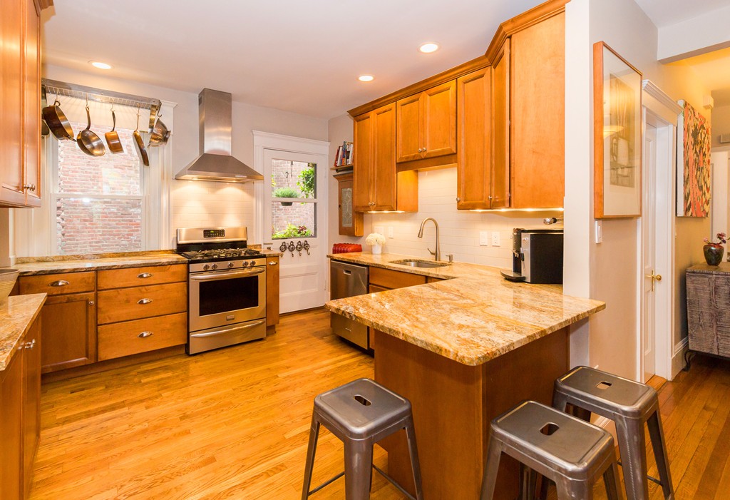 12 Colbourne Crescent, Unit 1 Brookline, MA 02445 - Photo 12 of 30