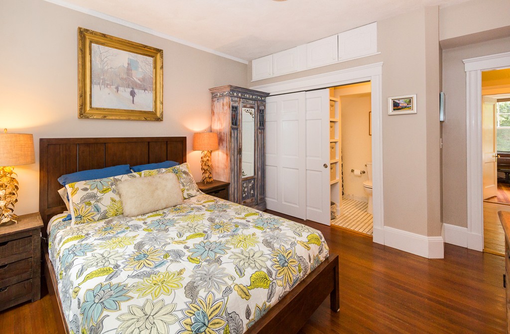 12 Colbourne Crescent, Unit 1 Brookline, MA 02445 - Photo 17 of 30