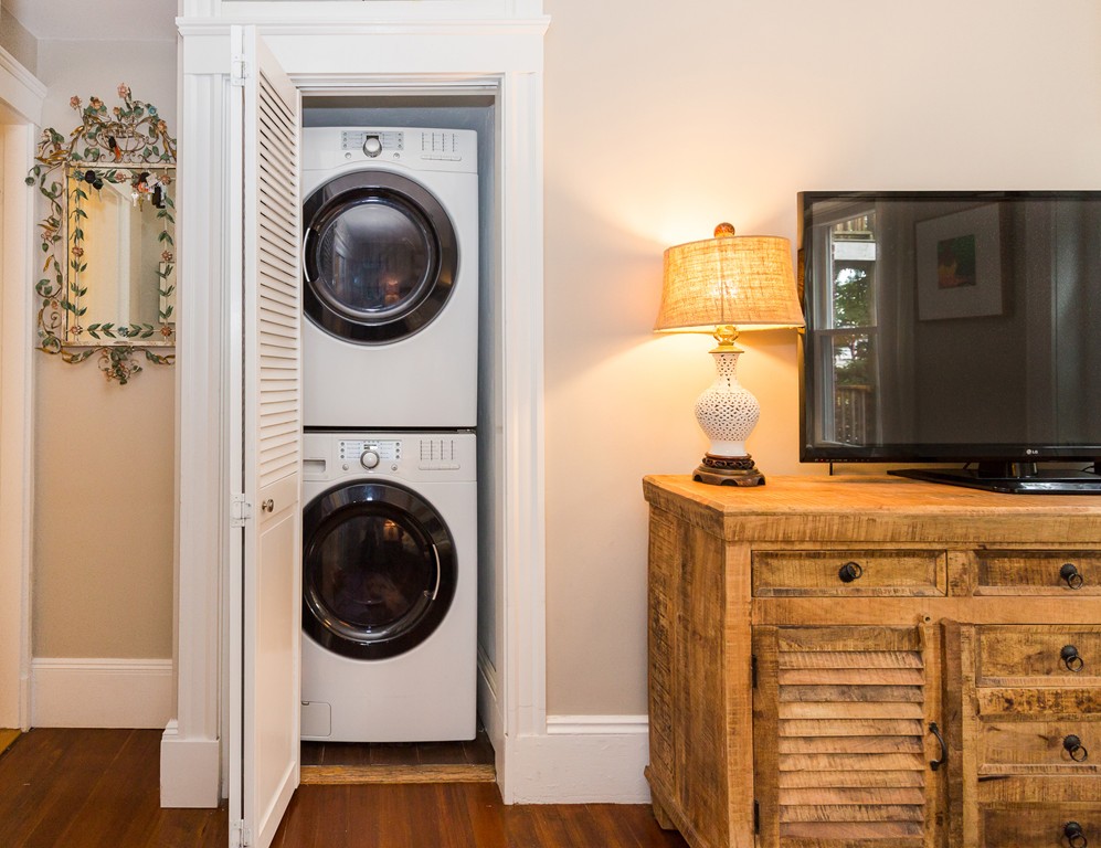 12 Colbourne Crescent, Unit 1 Brookline, MA 02445 - Photo 18 of 30