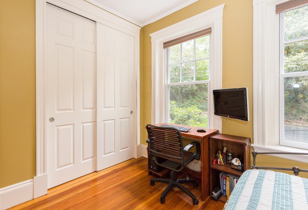 12 Colbourne Crescent, Unit 1 Brookline, MA 02445 - Photo 22 of 30