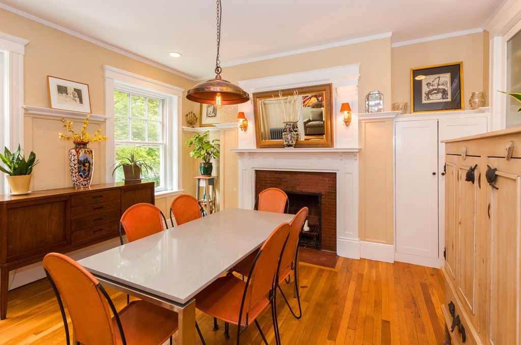 12 Colbourne Crescent, Unit 1 Brookline, MA 02445 - Photo 8 of 30