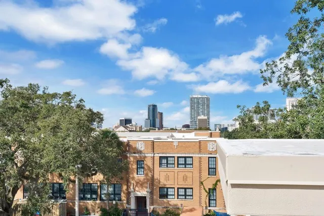 $1,095,000 | 1002 East Robinson Street, Orlando, FL 32801