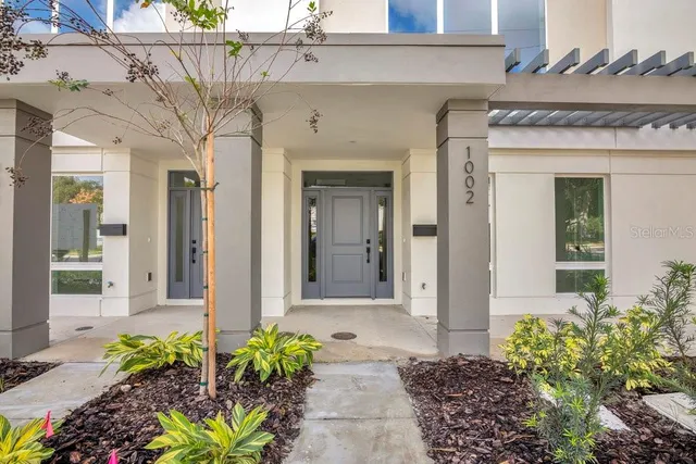 $1,095,000 | 1002 East Robinson Street, Orlando, FL 32801