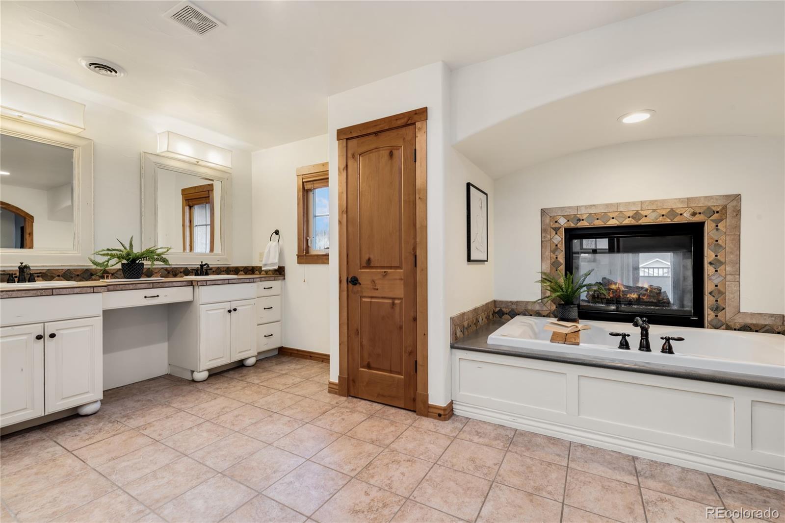 6587 Rookery Road Fort Collins, CO 80528 - Photo 19 of 40