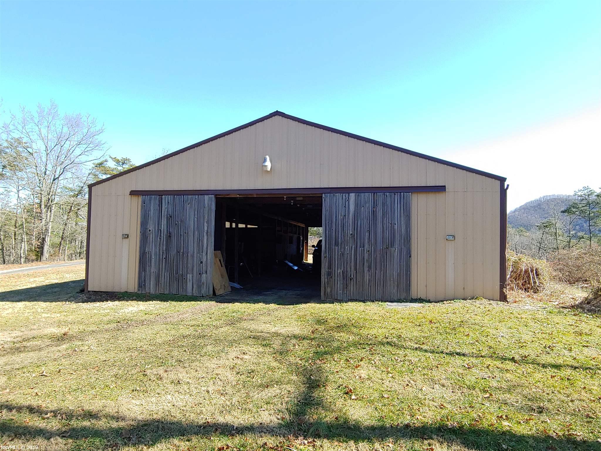 3907 North Fork Road Elliston, VA 24087 - Photo 4 of 26 Gallery Image 4