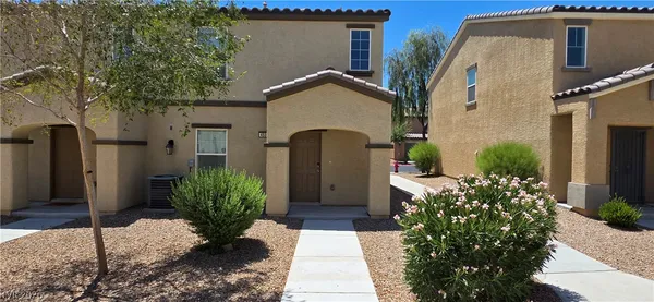 $1,950 | 4534 Dover Straight Street, Las Vegas, NV 89115