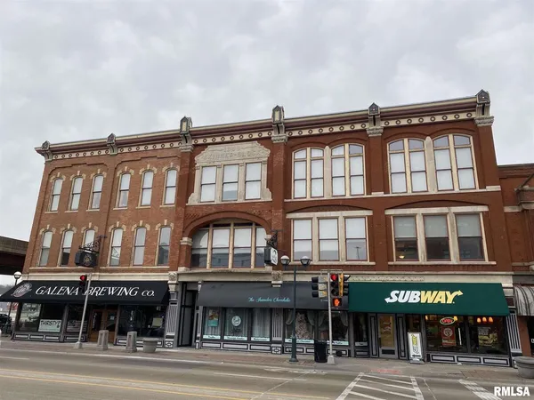 $1,350 | 1534 River Drive, Unit 203, Moline, IL 61265