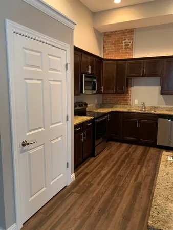 $1,350 | 1534 River Drive, Unit 203, Moline, IL 61265