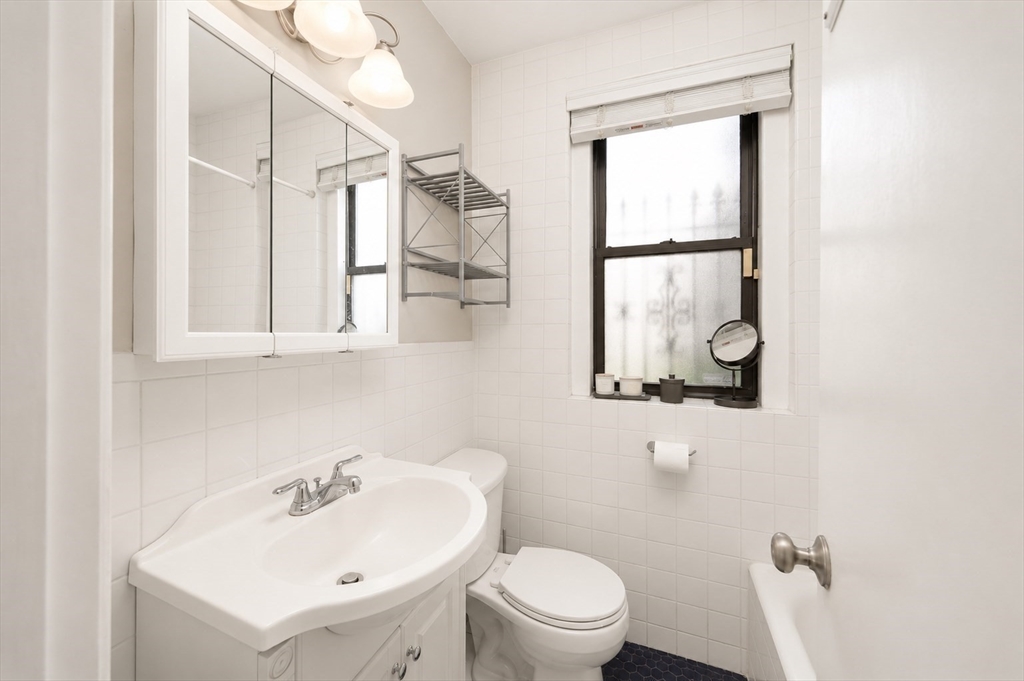 64 Queensberry Street, Unit 101 Boston, MA 02215 - Photo 6 of 12