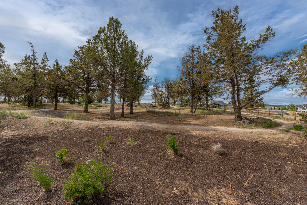 3715 Northeast Suchy Street Bend, OR 97701 - Photo 45 of 48