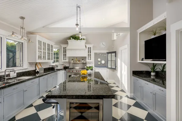 $12,250,000 | 1650 East Valley Road, Montecito, CA 93108