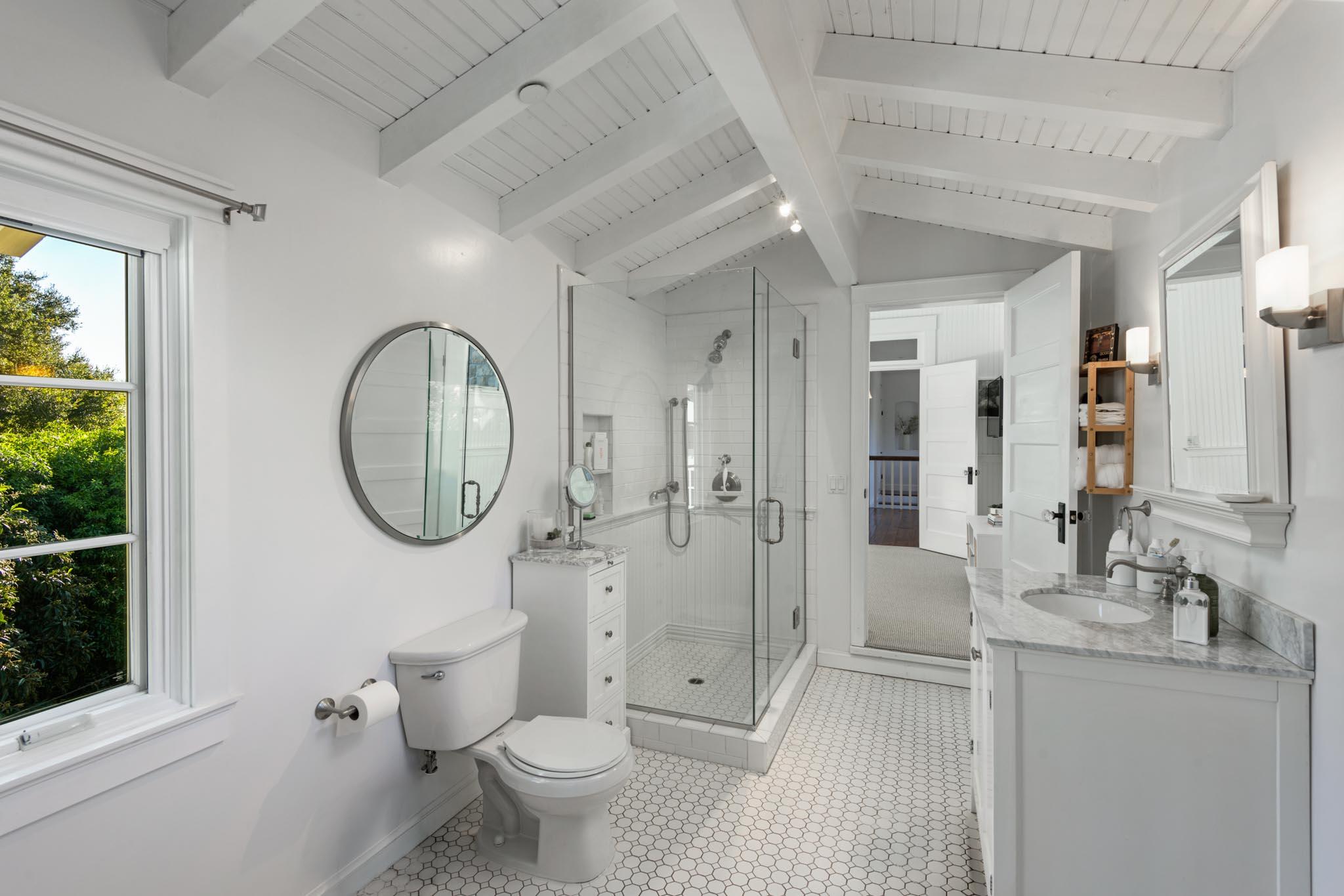 1650 East Valley Road Montecito, CA 93108 - Photo 16 of 28 Bathroom