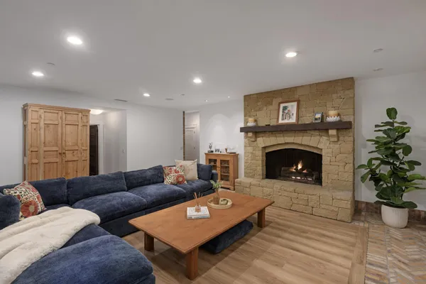 $12,250,000 | 1650 East Valley Road, Montecito, CA 93108