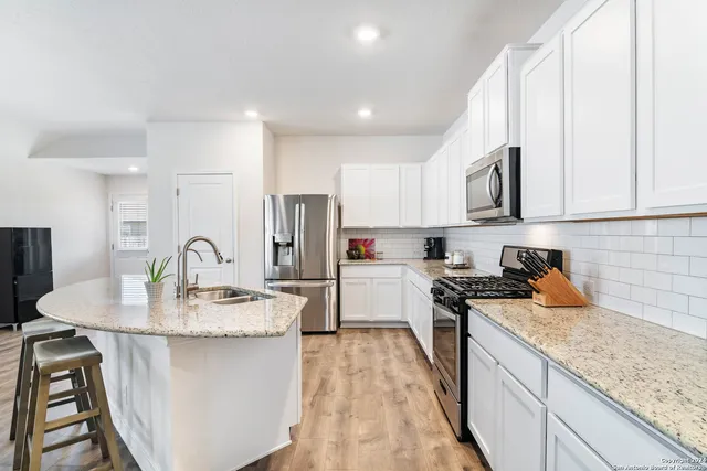 $2,000 | 9606 Tupelo Hollow, San Antonio, TX 78254