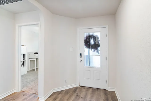 $2,000 | 9606 Tupelo Hollow, San Antonio, TX 78254