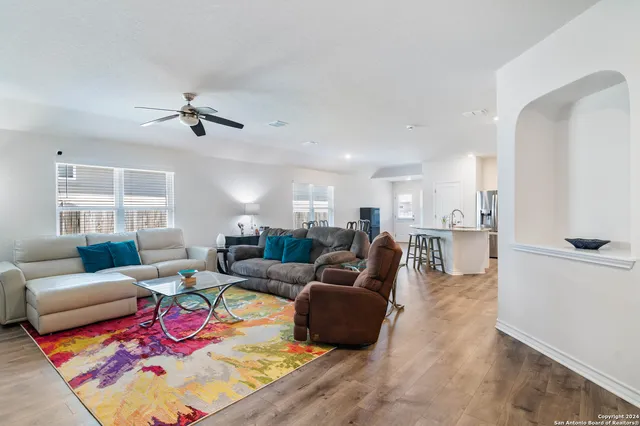 $2,000 | 9606 Tupelo Hollow, San Antonio, TX 78254