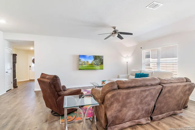 $2,000 | 9606 Tupelo Hollow, San Antonio, TX 78254