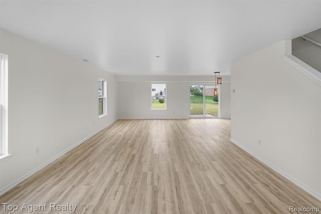 42117 Camden Road Belleville, MI 48111 - Photo 13 of 31
